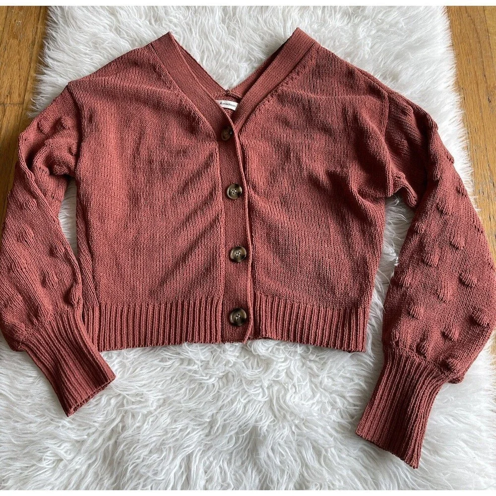 Moon and Madison Women’s Size XS Rust Cropped Sweater FLAW - Picture 1 of 8